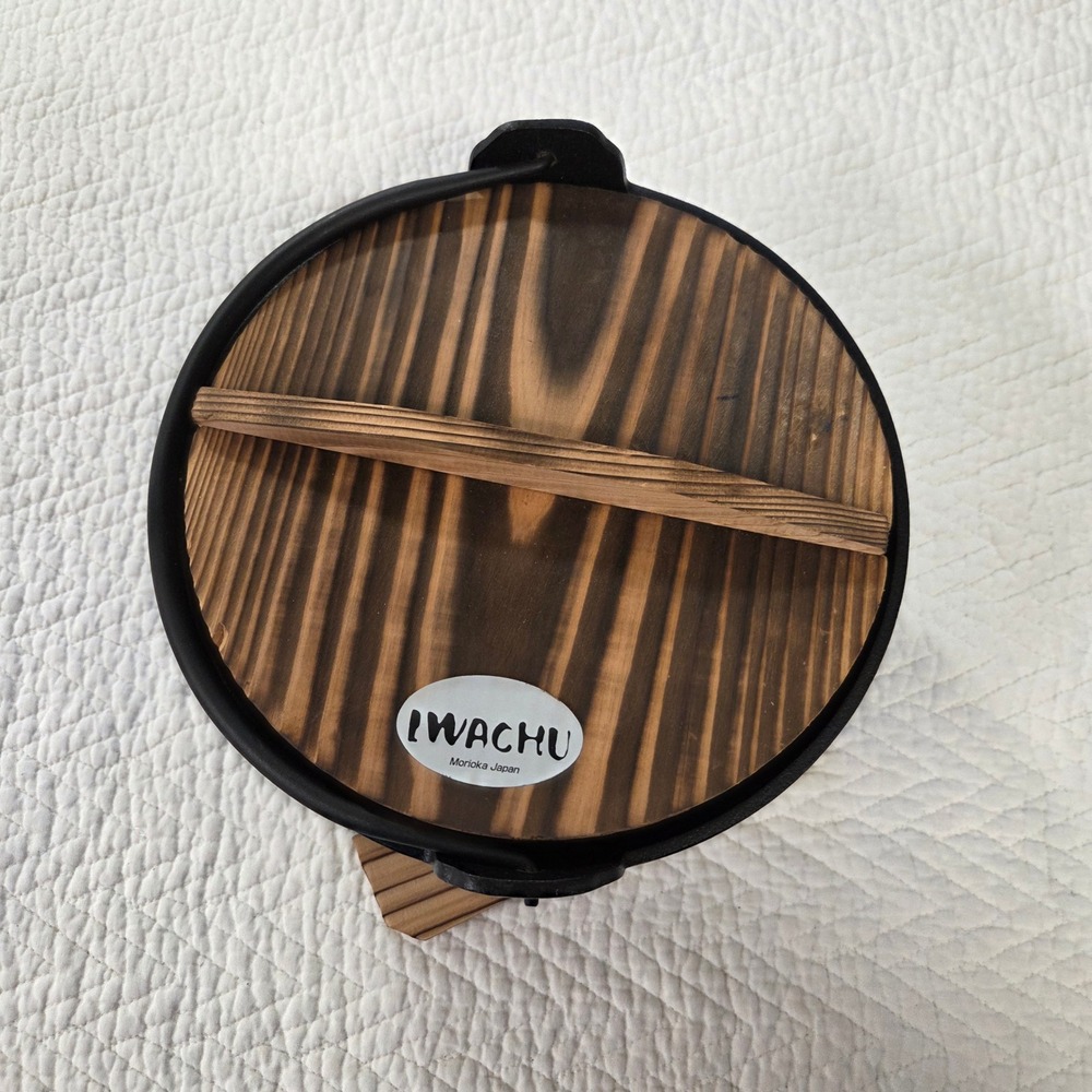 Iwachu Morioka Japan Cast Iron Nabe Pot with Wood Lid and Trivet‎ Black Brown
